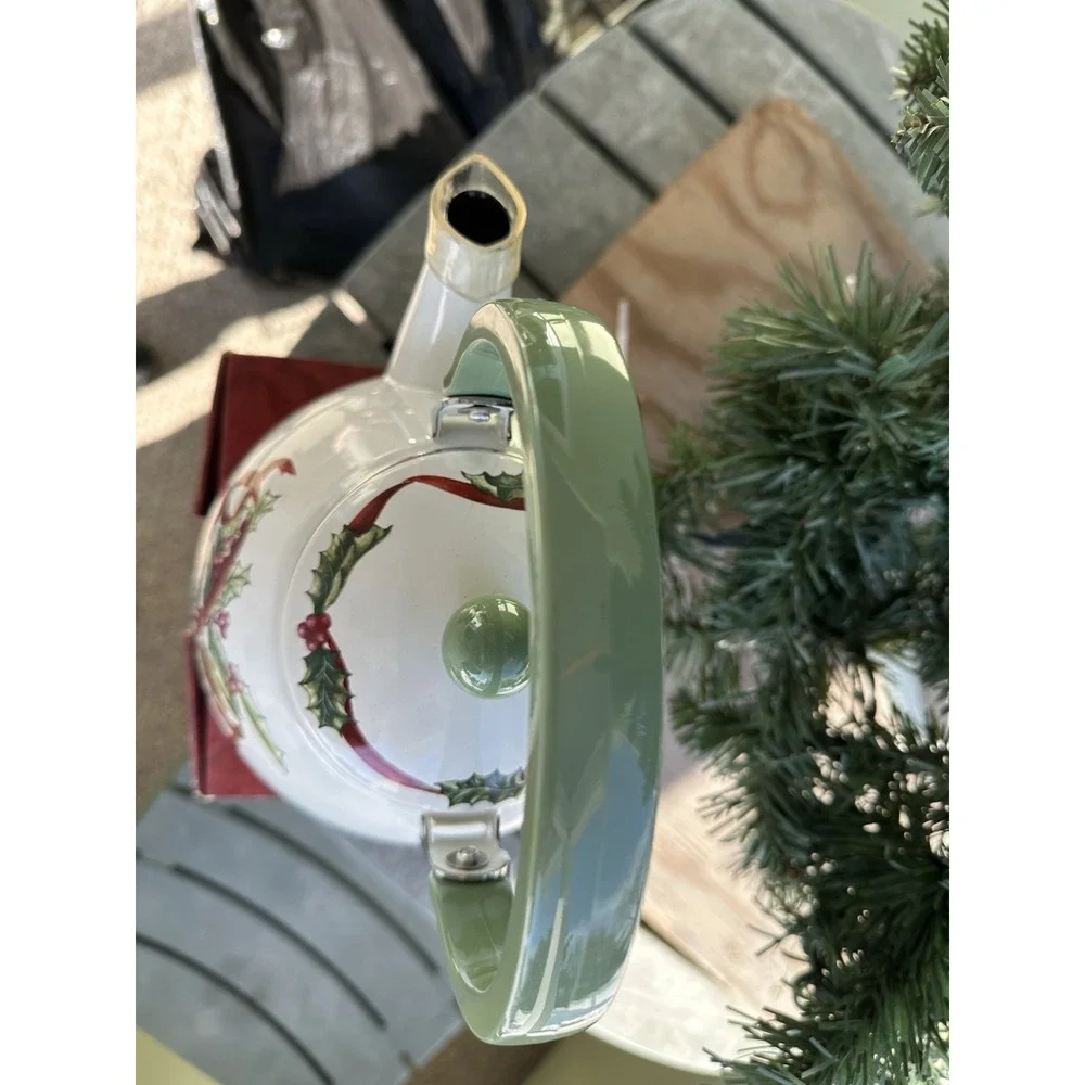 1998 Charter Club Winter Garland Enamel on Metal 2 Qt Tea Kettle Taiwan With Box